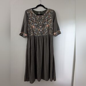 Women's Size Medium Floral Embroidered Dress